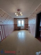 2-комнатная квартира (43м2) в аренду по адресу Кириши г., Ленина просп., 3— фото 4 из 16