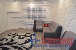 2-комнатная квартира (69м2) в аренду по адресу Новолитовская ул., 10— фото 4 из 8