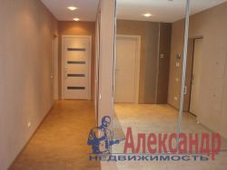 2-комнатная квартира (71м2) в аренду по адресу Оптиков ул., 45— фото 7 из 8