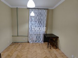Комната в 3-комнатной квартире (74м2) в аренду по адресу Ломоносов г., Красного Флота ул., 7— фото 3 из 9