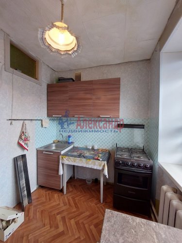 2-комнатная квартира (43м2) в аренду по адресу Кириши г., Ленина просп., 3— фото 1 из 16