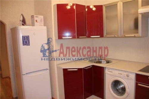 1-комнатная квартира (38м2) в аренду по адресу Зеленогорская ул., 7— фото 1 из 5