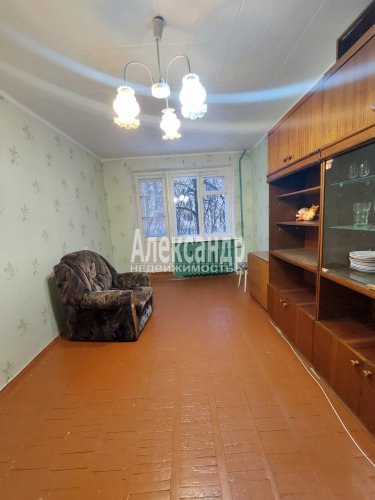 1-комнатная квартира (29м2) в аренду по адресу Кириши г., Энергетиков ул., 20— фото 1 из 5