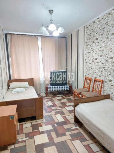 1-комнатная квартира (32м2) в аренду по адресу Кириши г., Ленинградская ул., 9А— фото 1 из 16