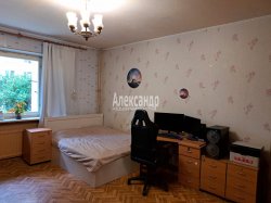 3-комнатная квартира (98м2) на продажу по адресу Луначарского пр., 52— фото 5 из 47