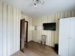 3-комнатная квартира (78м2) на продажу по адресу Авиаконструкторов пр., 25— фото 8 из 21