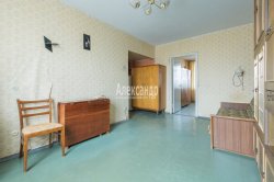 4-комнатная квартира (76м2) на продажу по адресу Софийская ул., 29— фото 18 из 43