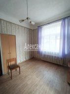 Комната в 3-комнатной квартире (81м2) на продажу по адресу Выборг г., Первомайская ул., 10— фото 3 из 11