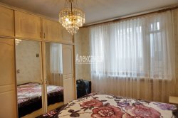 4-комнатная квартира (79м2) на продажу по адресу Дунайский пр., 40— фото 4 из 33
