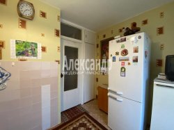 2-комнатная квартира (58м2) на продажу по адресу Приозерск г., Гоголя ул., 7— фото 13 из 18
