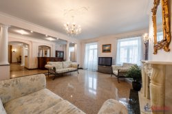 5-комнатная квартира (375м2) на продажу по адресу Пушкин г., Дворцовая ул., 5— фото 2 из 53