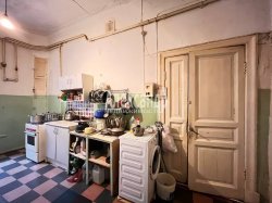 Комната в 5-комнатной квартире (172м2) на продажу по адресу Чапаева ул., 2— фото 8 из 18