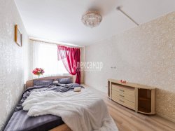 1-комнатная квартира (43м2) на продажу по адресу Кудрово г., Европейский просп., 13— фото 3 из 32