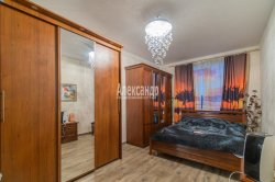 2-комнатная квартира (60м2) на продажу по адресу Русановская ул., 17— фото 10 из 31
