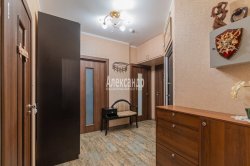 2-комнатная квартира (60м2) на продажу по адресу Русановская ул., 17— фото 14 из 31