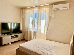 1-комнатная квартира (37м2) на продажу по адресу Русановская ул., 11— фото 3 из 13