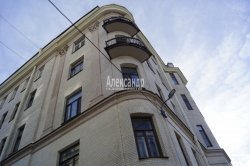Комната в 10-комнатной квартире (325м2) на продажу по адресу Таврическая ул., 45— фото 24 из 31