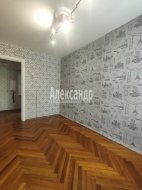 2-комнатная квартира (42м2) на продажу по адресу Крюкова ул., 19— фото 3 из 17