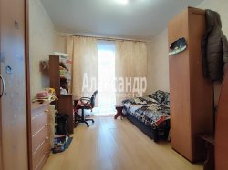 4-комнатная квартира (99м2) на продажу по адресу Среднеохтинский просп., 23— фото 7 из 20