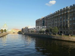 Комната в 10-комнатной квартире (301м2) на продажу по адресу Канала Грибоедова наб., 148— фото 2 из 26