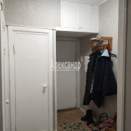 1-комнатная квартира (31м2) на продажу по адресу Ломоносов г., Сафронова ул., 2— фото 13 из 18