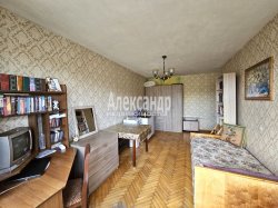 Комната в 5-комнатной квартире (89м2) на продажу по адресу Матроса Железняка ул., 1— фото 12 из 30