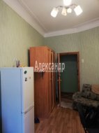 Комната в 4-комнатной квартире (88м2) на продажу по адресу Заставская ул., 28— фото 5 из 23