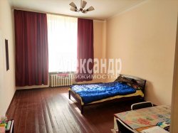 Комната в 3-комнатной квартире (102м2) на продажу по адресу Выборг г., Суворова просп., 13— фото 2 из 8