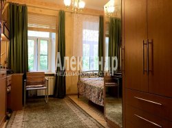 3-комнатная квартира (70м2) на продажу по адресу Александра Матросова ул., 14— фото 3 из 17