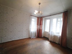 1-комнатная квартира (32м2) на продажу по адресу Пражская ул., 17— фото 3 из 16