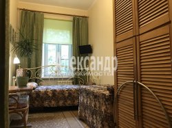 3-комнатная квартира (70м2) на продажу по адресу Александра Матросова ул., 14— фото 5 из 17