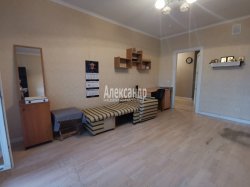2-комнатная квартира (59м2) на продажу по адресу Бадаева ул., 14— фото 6 из 26