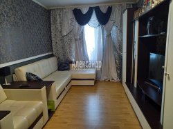 3-комнатная квартира (56м2) на продажу по адресу Ломоносов г., Александровская ул., 32б— фото 5 из 21