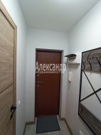 3-комнатная квартира (60м2) на продажу по адресу Карпинского ул., 21— фото 2 из 20
