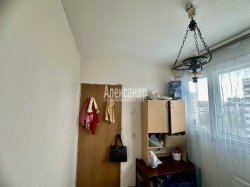 3-комнатная квартира (52м2) на продажу по адресу Кустодиева ул., 10— фото 5 из 18