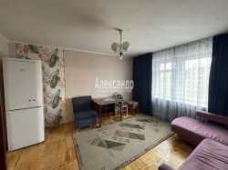 Комната в 3-комнатной квартире (60м2) на продажу по адресу Мурино г., Оборонная ул., 14— фото 2 из 14