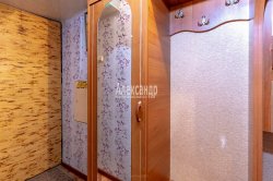 2-комнатная квартира (45м2) на продажу по адресу Новоизмайловский просп., 32— фото 9 из 16