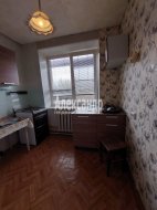 2-комнатная квартира (43м2) на продажу по адресу Кириши г., Ленина просп., 3— фото 3 из 14