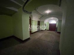 Комната в 10-комнатной квартире (301м2) на продажу по адресу Канала Грибоедова наб., 148— фото 14 из 26