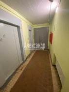2-комнатная квартира (52м2) на продажу по адресу Композиторов ул., 11— фото 2 из 18