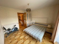 2-комнатная квартира (81м2) на продажу по адресу Савушкина ул., 26— фото 10 из 22