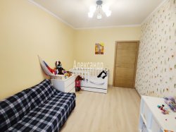 2-комнатная квартира (63м2) на продажу по адресу Павлово село, Морской пр-зд, 1— фото 10 из 18