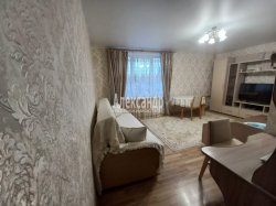 2-комнатная квартира (42м2) на продажу по адресу Ленинский пр., 154— фото 2 из 15