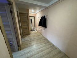 4-комнатная квартира (74м2) на продажу по адресу Большевиков просп., 4— фото 12 из 16