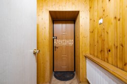3-комнатная квартира (72м2) на продажу по адресу Коломяжский просп., 32— фото 14 из 20