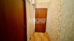 Комната в 4-комнатной квартире (94м2) на продажу по адресу Бумажная ул., 22— фото 5 из 8