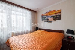 3-комнатная квартира (72м2) на продажу по адресу Коломяжский просп., 32— фото 7 из 20