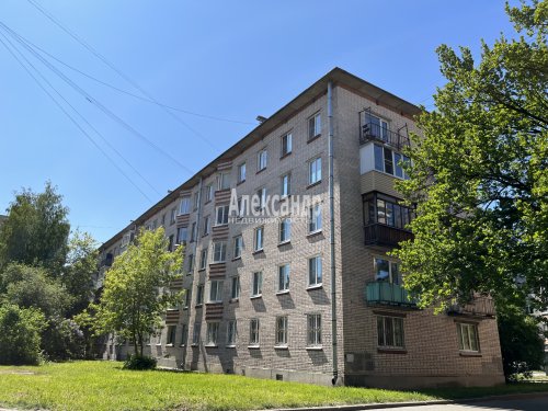 3-комнатная квартира (56м2) на продажу по адресу Стрельна г., Гоголя ул., 6— фото 1 из 25