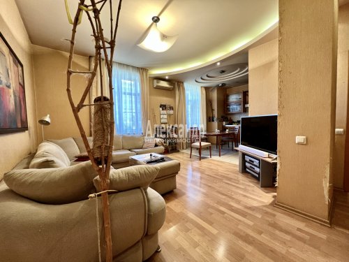3-комнатная квартира (110м2) на продажу по адресу Краснопутиловская ул., 21— фото 1 из 15
