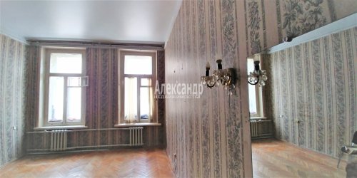 Комната в 10-комнатной квартире (325м2) на продажу по адресу Таврическая ул., 45— фото 1 из 31